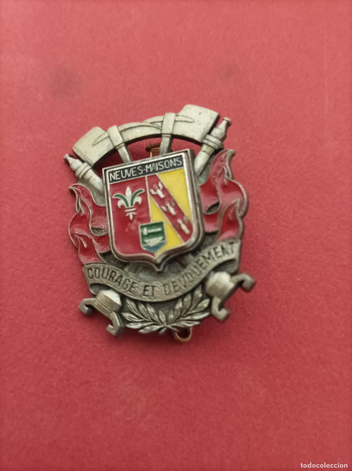 Pins de colecci&oacute;n: INSIGNIA DE IMPERDIBLE BOMBEROS - NEUVES MAISONS - CORAJE Y DEDICACION (MARCAS EN EL DORSO)