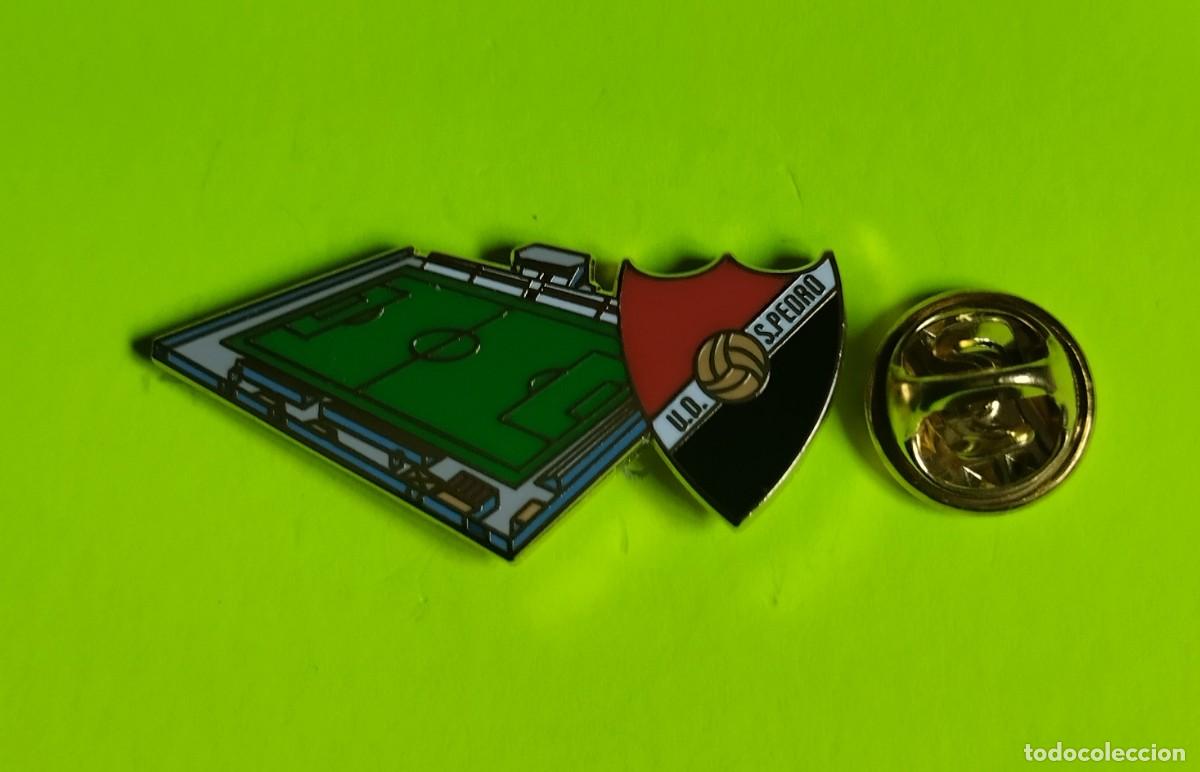 Pins de colecci&oacute;n: PIN FUTBOL - ESCUDO MAS ESTADIO - U.D. SAN PEDRO - ESTADIO MUNICIPAL DE SAN PEDRO