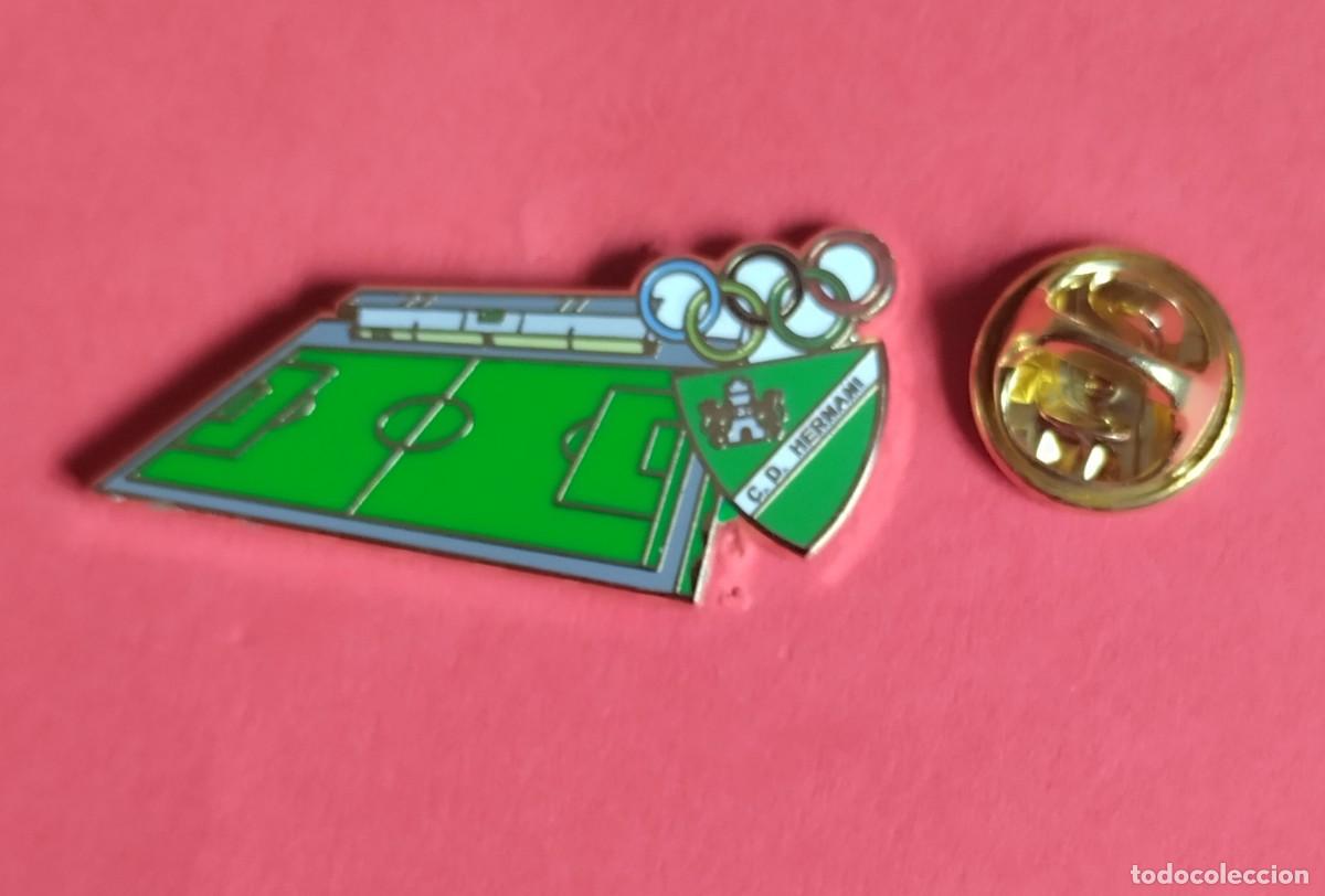 Pins de colecci&oacute;n: PIN FUTBOL - ESCUDO MAS ESTADIO - CLUB DEPORTIVO HERNANI - ESTADIO ZUBIPE
