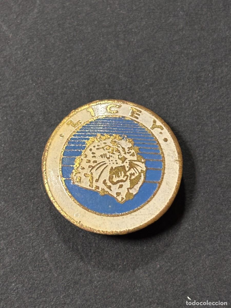 Pins de colecci&oacute;n: PIN. LICEY. MEDIDAS APROX.: 2.4 CM DIAMETRO