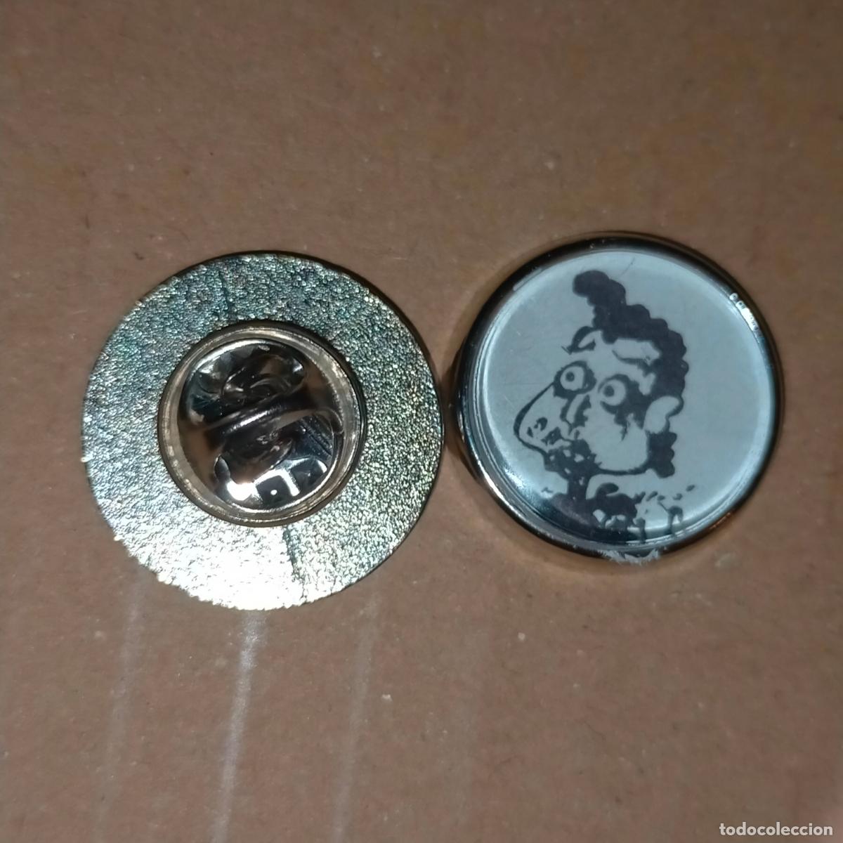 Pins e Spille di collezione: pin redondo metal - HUMOR CARICATURA MAKINAVAJA