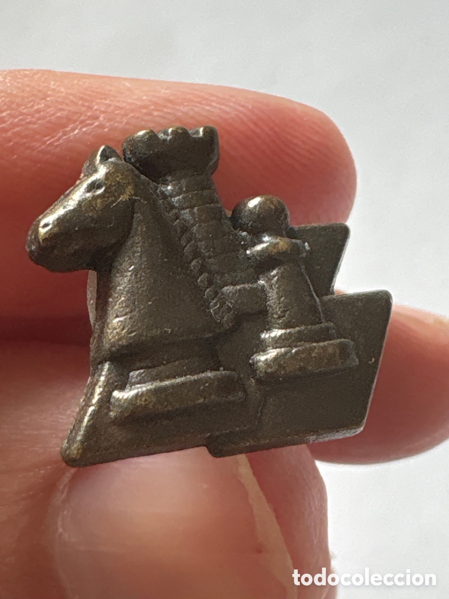 Pins de colecci&oacute;n: Antiguo pin de ajedrez (A1) - Foto 2