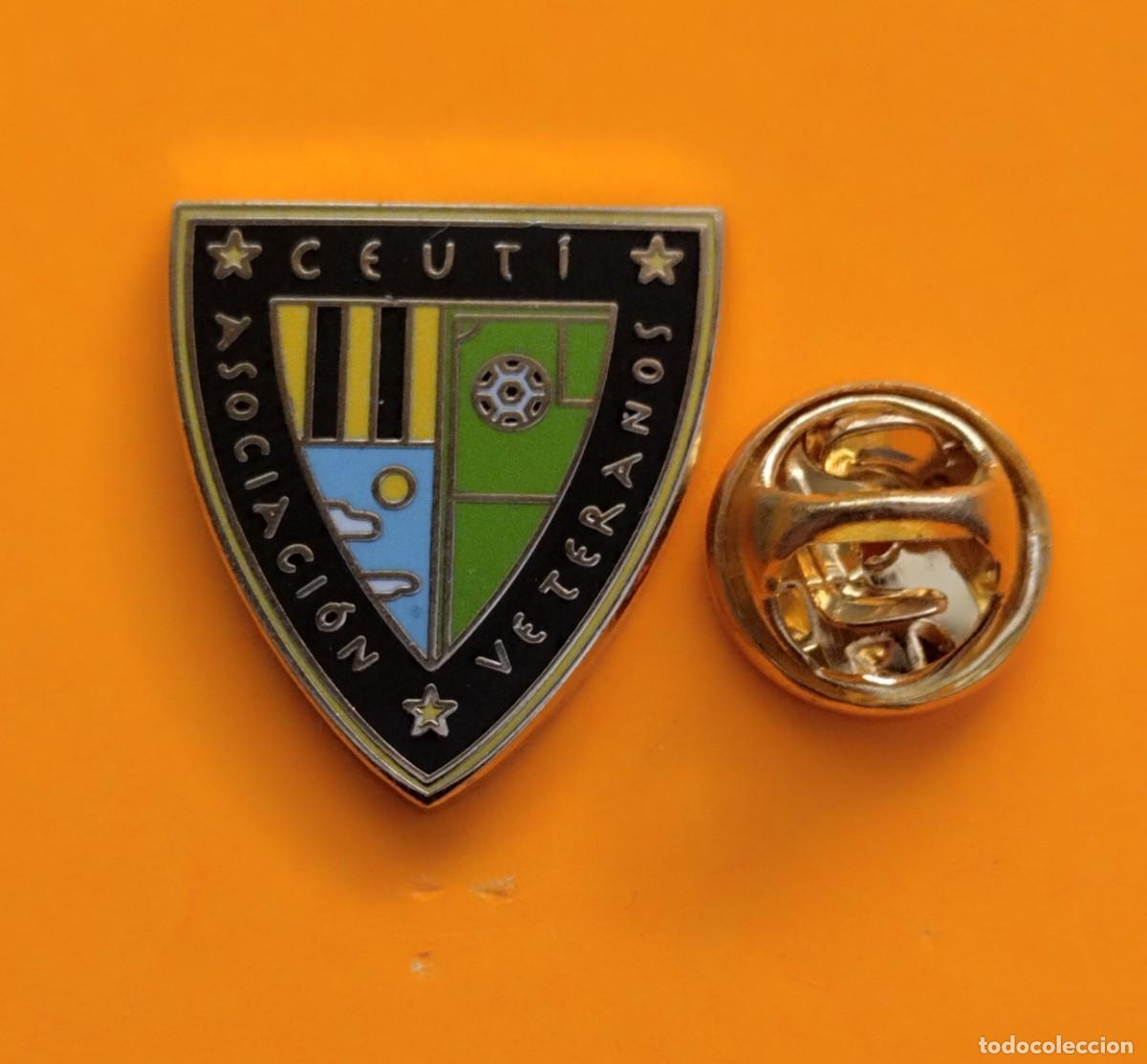 Pins e Spille di collezione: PIN FUTBOL- ESMALTE - A D. CEUTI VETERANOS - MURCIA