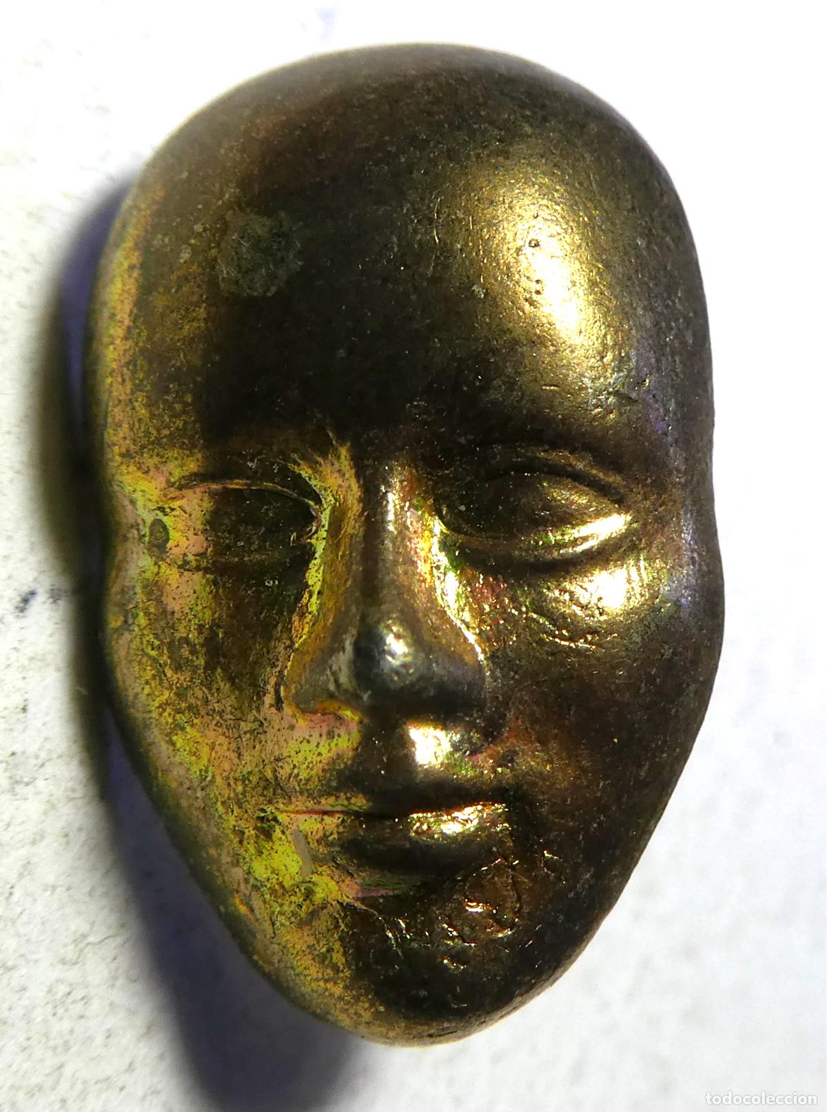 Pin's de collection: Pin de una mascara , de pincho