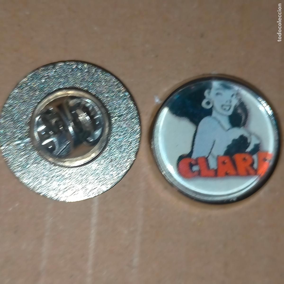 Pins de colecci&oacute;n: PIN REDONDO METAL - c&oacute;mic er&oacute;tico clara de noche