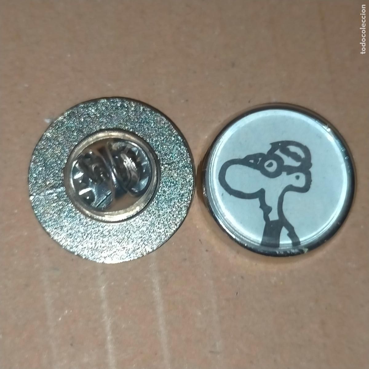 Collection pins: PIN REDONDO METAL - c&oacute;mic humor humorista forges