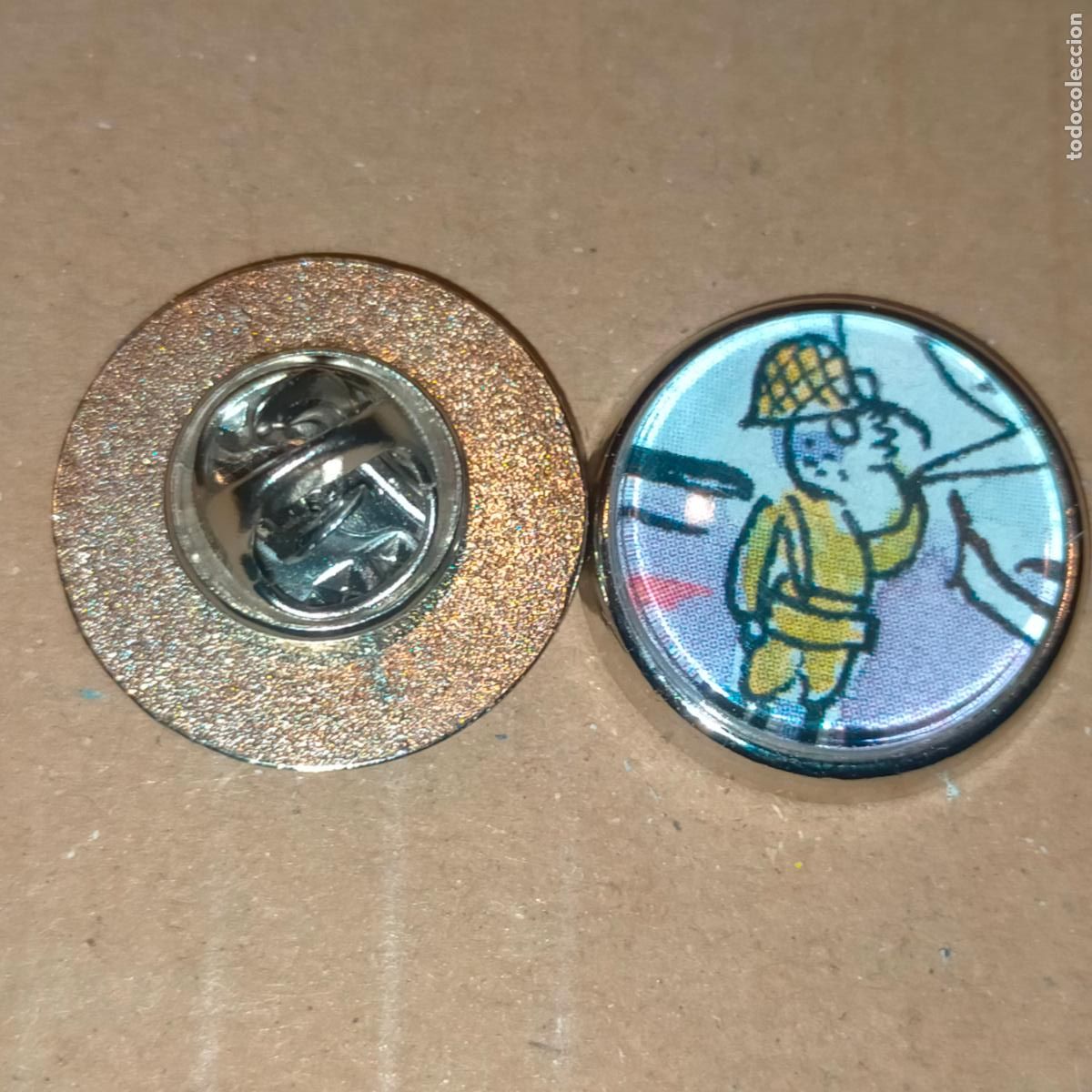 Pin's de collection: PIN REDONDO METAL - c&oacute;mic historias de la puta mili