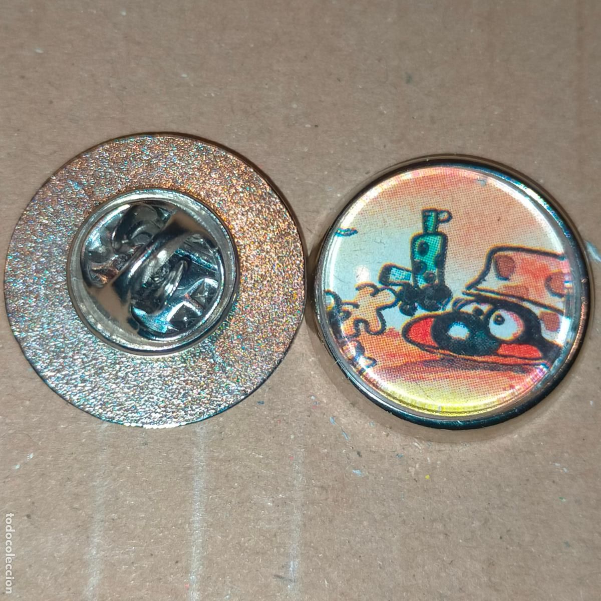 Collection pins: PIN REDONDO METAL - c&oacute;mic historias de la puta mili