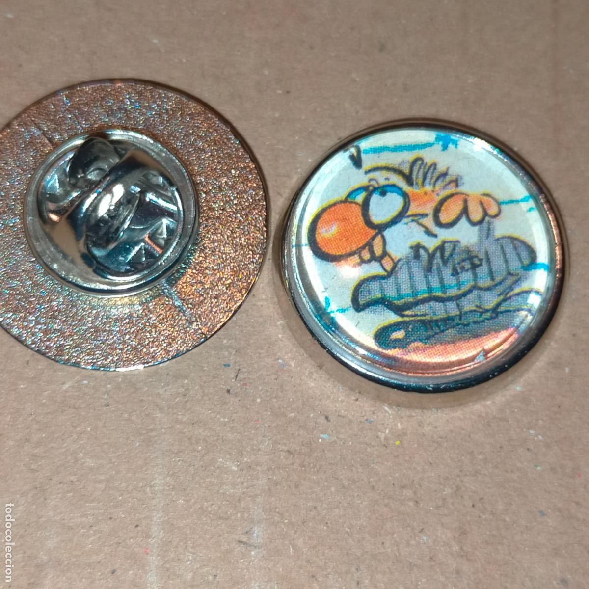 Collection pins: PIN REDONDO METAL - c&oacute;mic historias de la puta mili