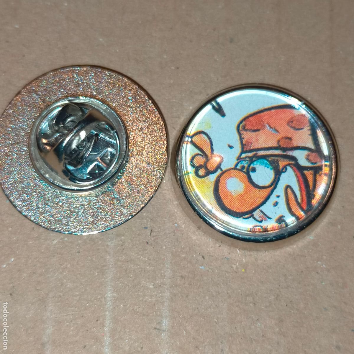 Pin's de collection: PIN REDONDO METAL - c&oacute;mic historias de la puta mili
