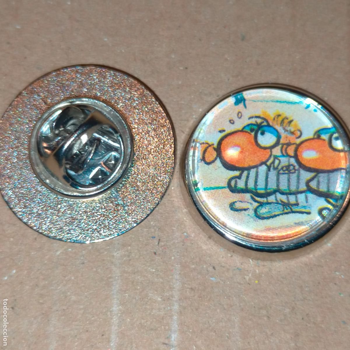 Collection pins: PIN REDONDO METAL - c&oacute;mic historias de la puta mili