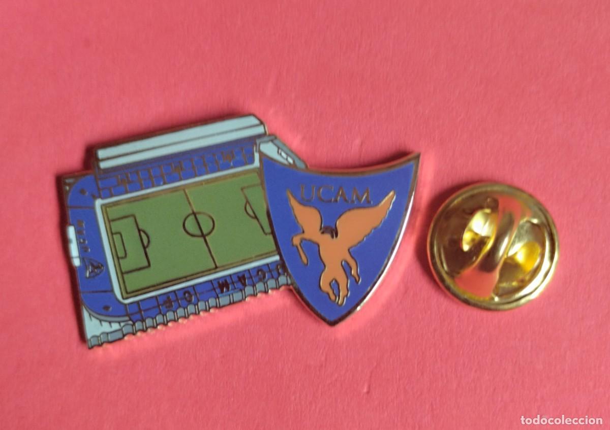 Pins de colecci&oacute;n: PIN FUTBOL - ESCUDO MAS ESTADIO - UCAM MURCIA - ESTADIO LA CONDOMINA