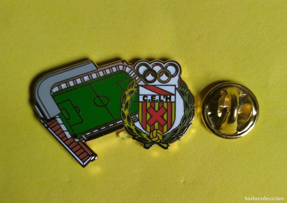 Pins de colecci&oacute;n: PIN FUTBOL - ESCUDO MAS ESTADIO - C E L'HOSPITALET - ESTADIO OLIMPICO MUNICIPAL