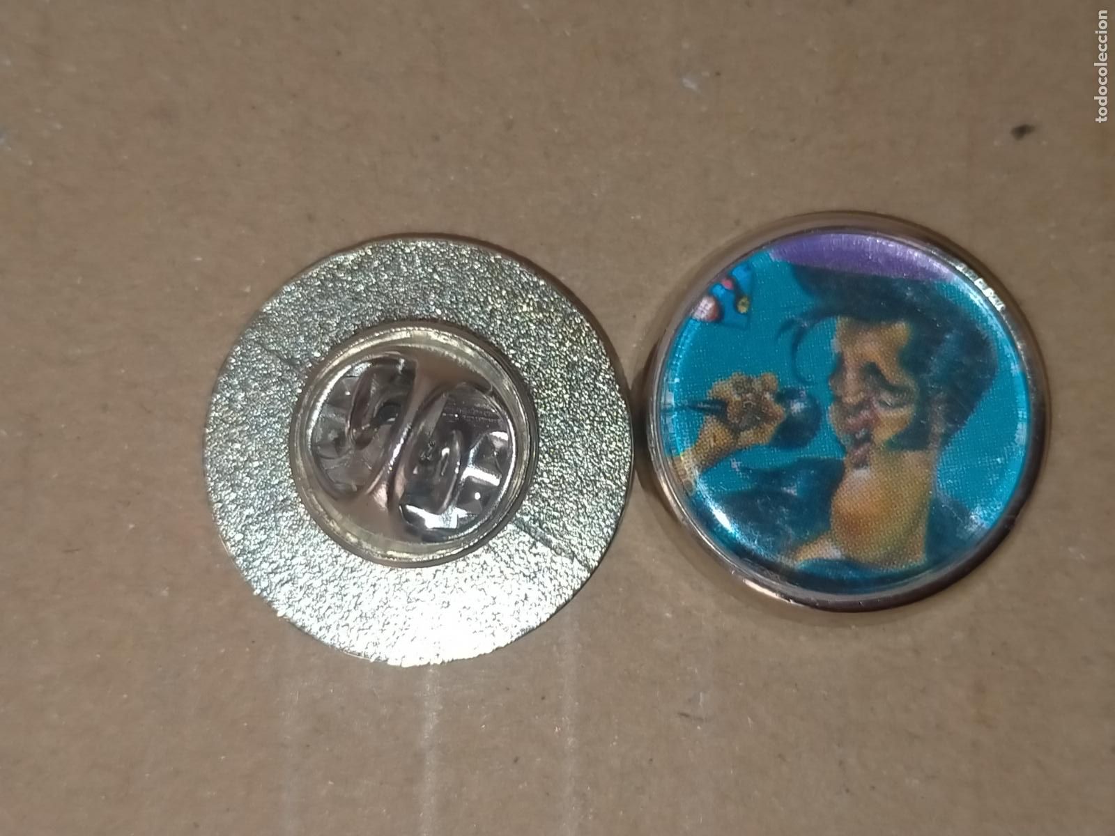 Pin's de collection: PIN REDONDO METAL - musica grupo cantante elvis presley
