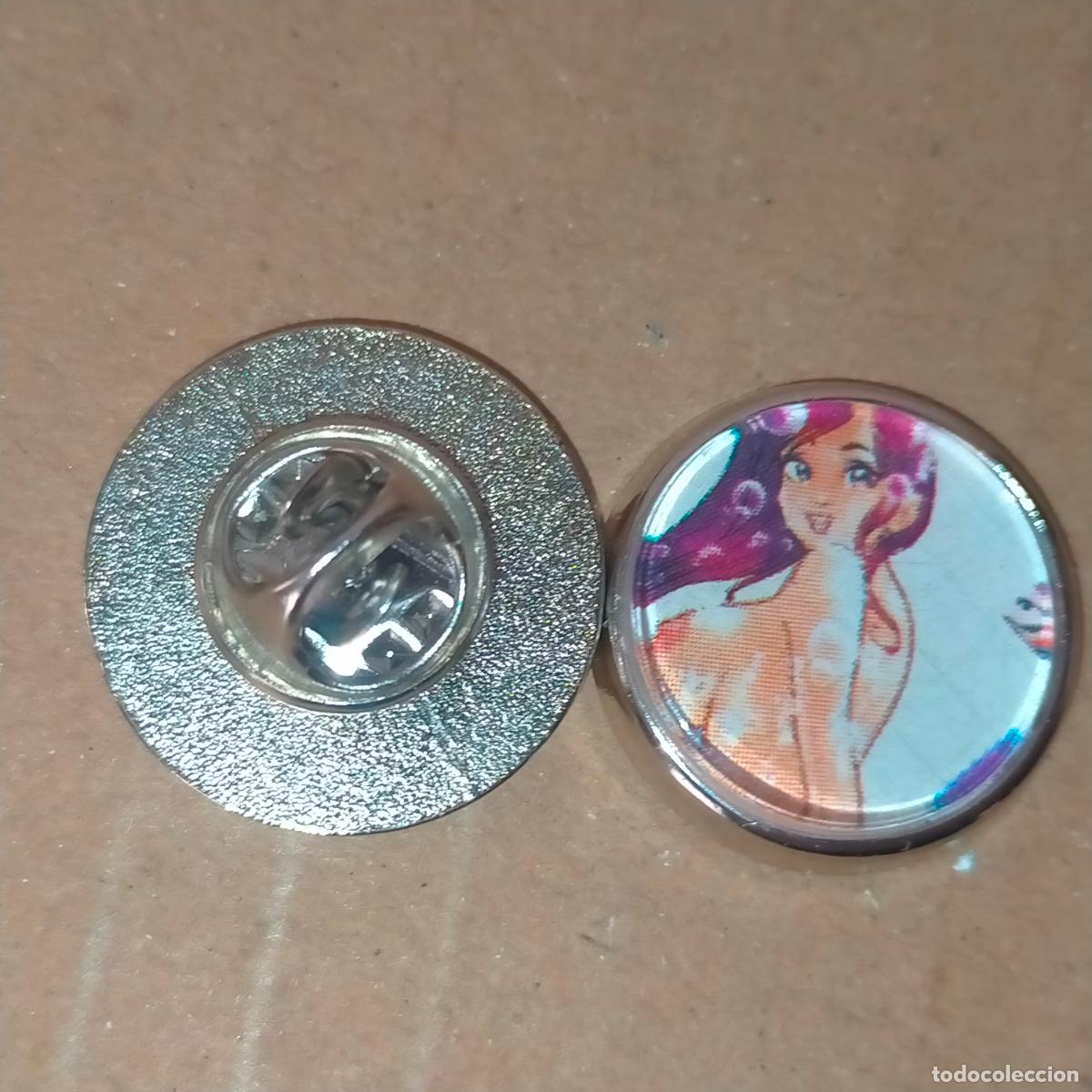 Pins de colecci&oacute;n: PIN REDONDO METAL - comic tipo manga erotico desnudo mujer sexi sex shop