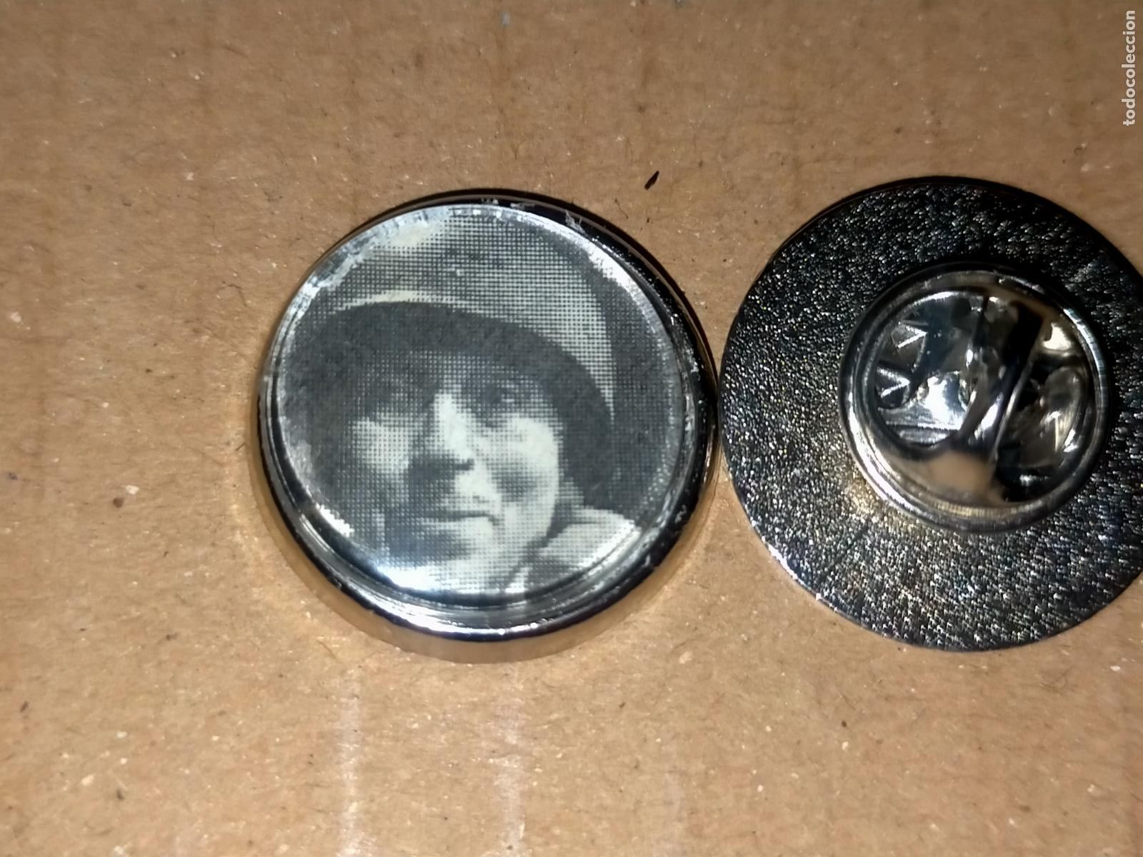 Pin's de collection: PIN REDONDO METAL - humor humorista Gila