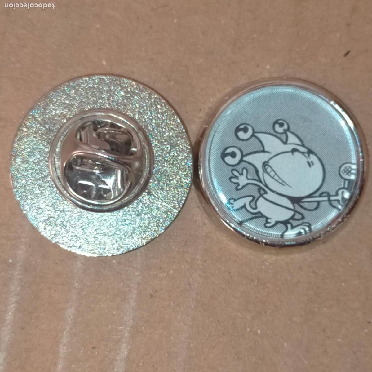 Pin's de collection: PIN REDONDO METAL - c&oacute;mic buf&oacute;n de la revista el jueves