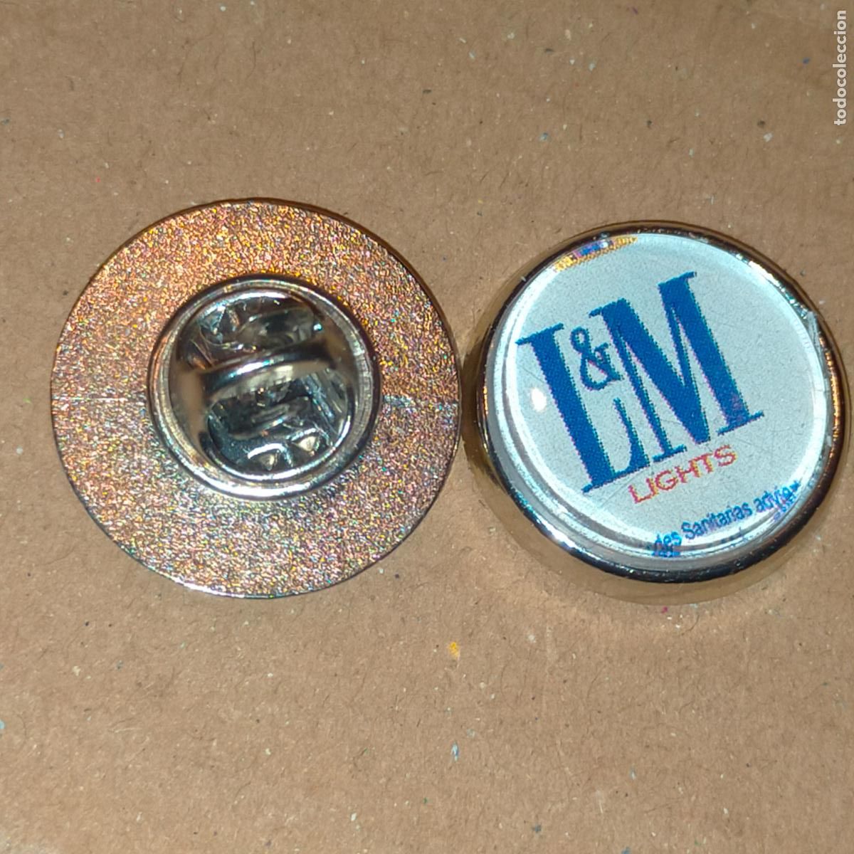 Collection pins: PIN REDONDO METAL - tabaco cigarrillos LM