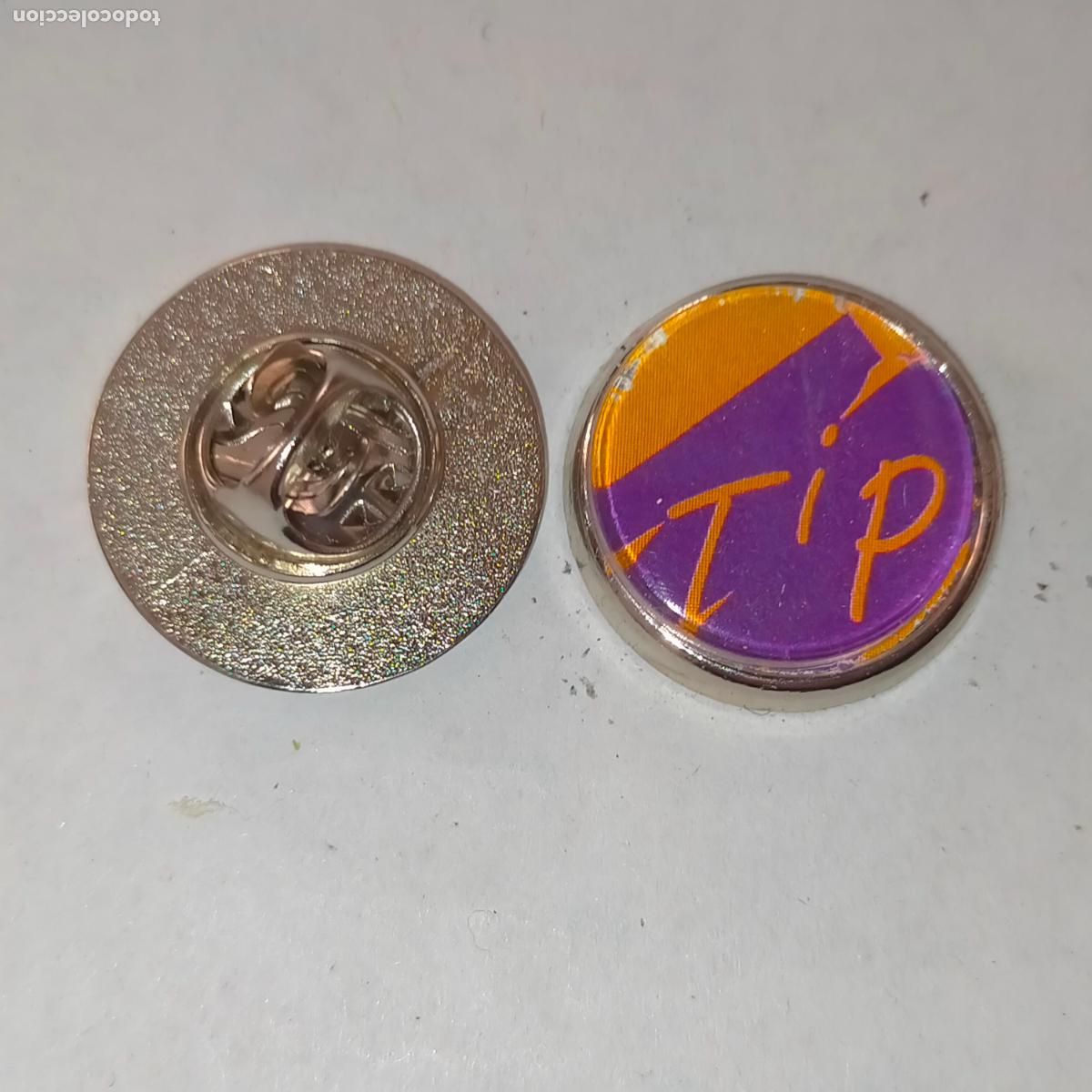 Pins de colecci&oacute;n: pin redondo metal - RADIO TIP