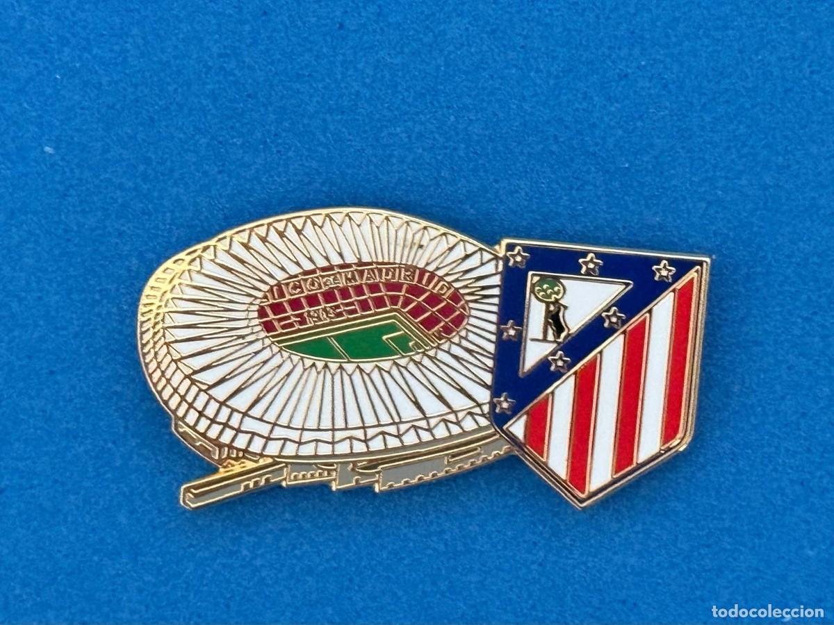 Collection pins: PIN ESMALTE FUTBOL - ESCUDO MAS ESTADIO - ESTADIO METROPOLITANO - ATLETICO DE MADRID - ESCUDO ACTUAL