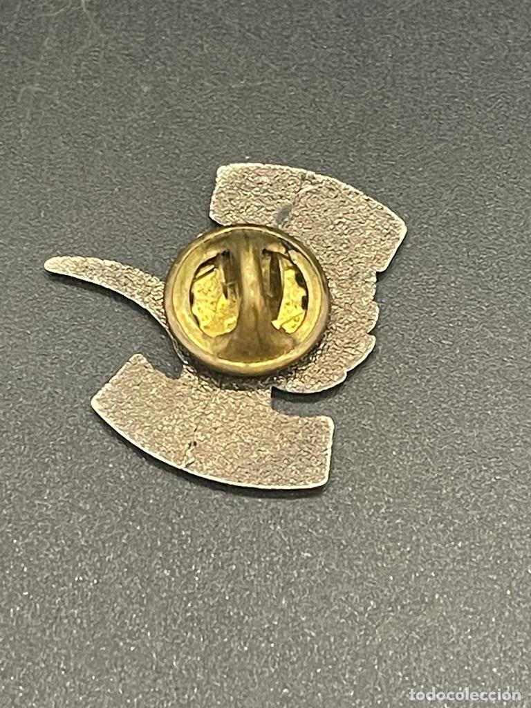 Pins de colecci&oacute;n: PIN DE COLLA LA PUPUT - Foto 2
