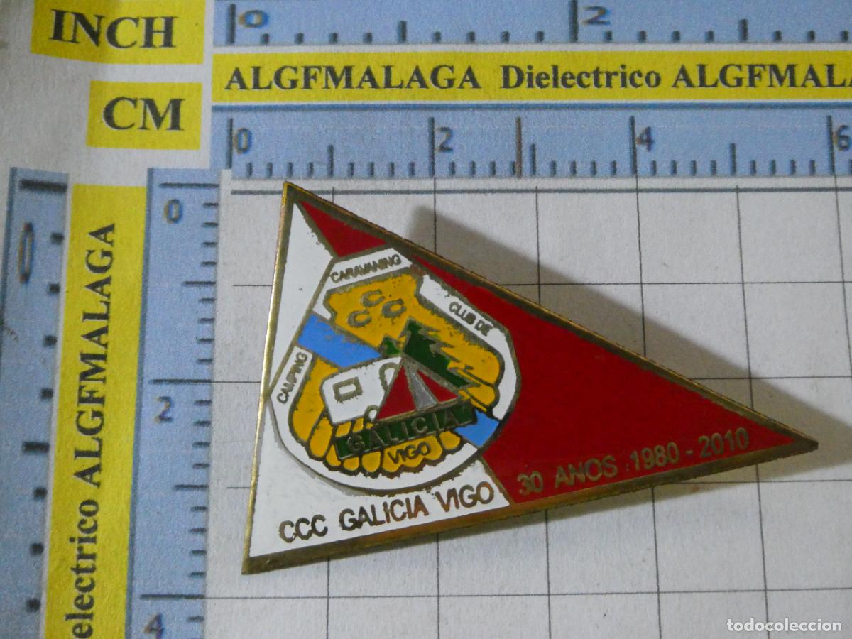 Pins e Spille di collezione: BROCHE DE TURISMO CAMPING CARAVANING. 30 A&Ntilde;OS CLUB VIGO GALICIA 1980 2010. NO PIN