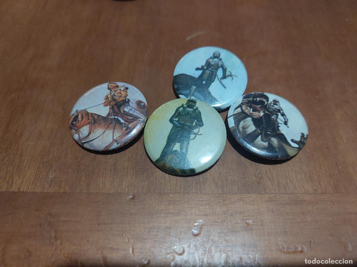 Sammlung von Pins: EL MERCENARIO. VICENTE SEGRELLES. 4 CHAPA PIN. 0,31 MM MET&Aacute;LICA POR DETR&Aacute;S. SIN USO. DIFICIL