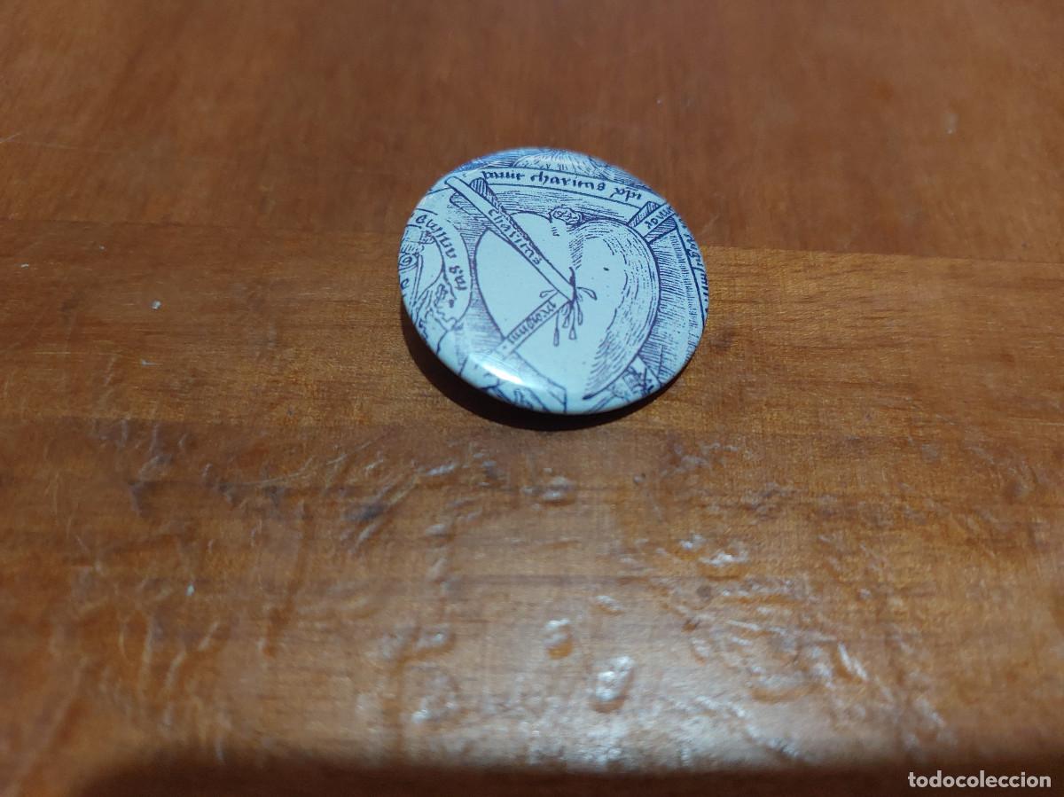 Pins de colecci&oacute;n: CORAZ&Oacute;N. C&Oacute;DICE DE SAN AGUSTIN. RELIGIOSO. CHAPA PIN. 0,31 MM MET&Aacute;LICA POR DETR&Aacute;S. SIN USO. DIFICIL