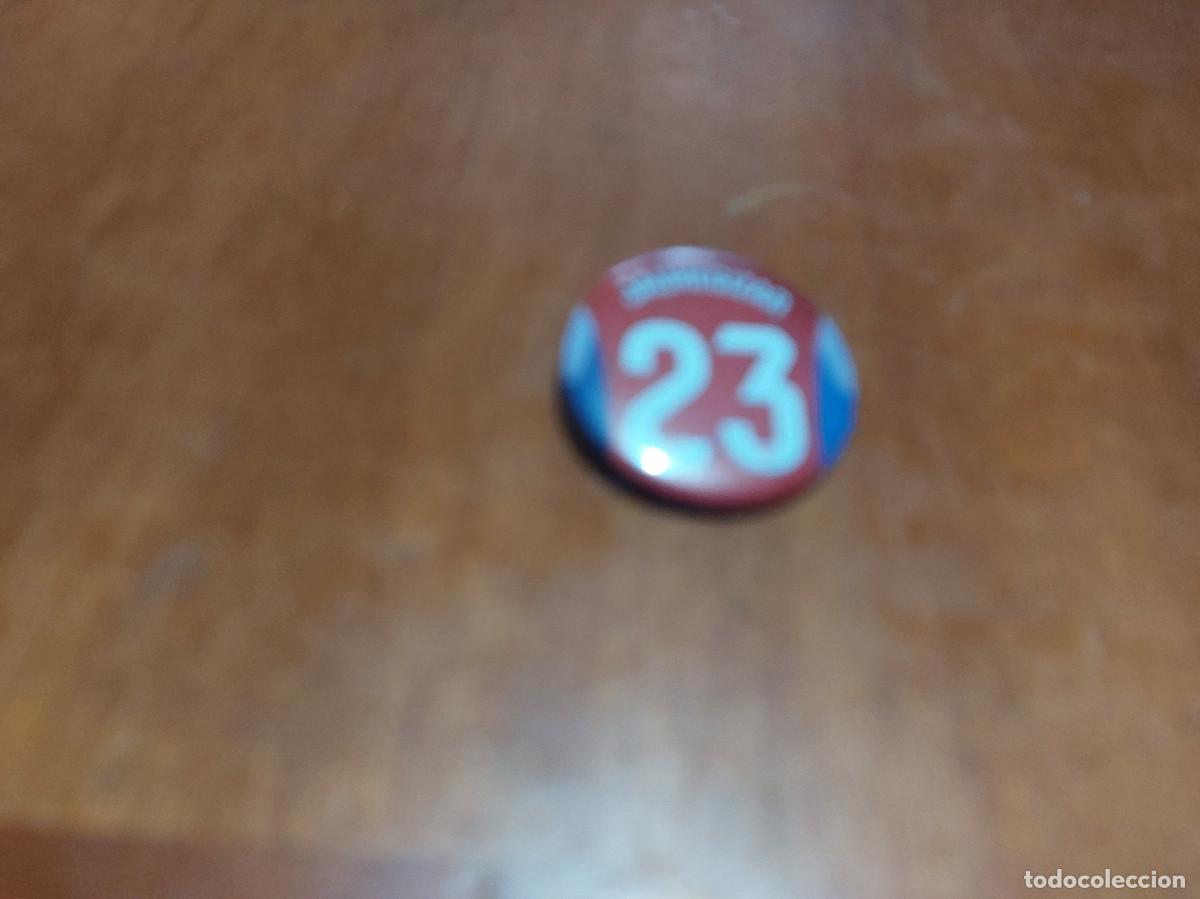 Pins de colecci&oacute;n: JAUREGIZAR 23. CAMISETA. DEPORTE. FUTBOL CHAPAS. PIN. 0,31 MM. MET&Aacute;LICA POR DETR&Aacute;S. SIN USO. DIFICIL