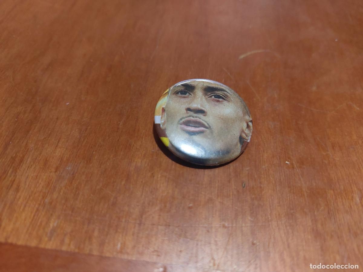 Pins de colecci&oacute;n: RAPHINHA. FUTBOL CHAPAS. PIN. 0,31 MM. MET&Aacute;LICA POR DETR&Aacute;S. SIN USO. DIFICIL