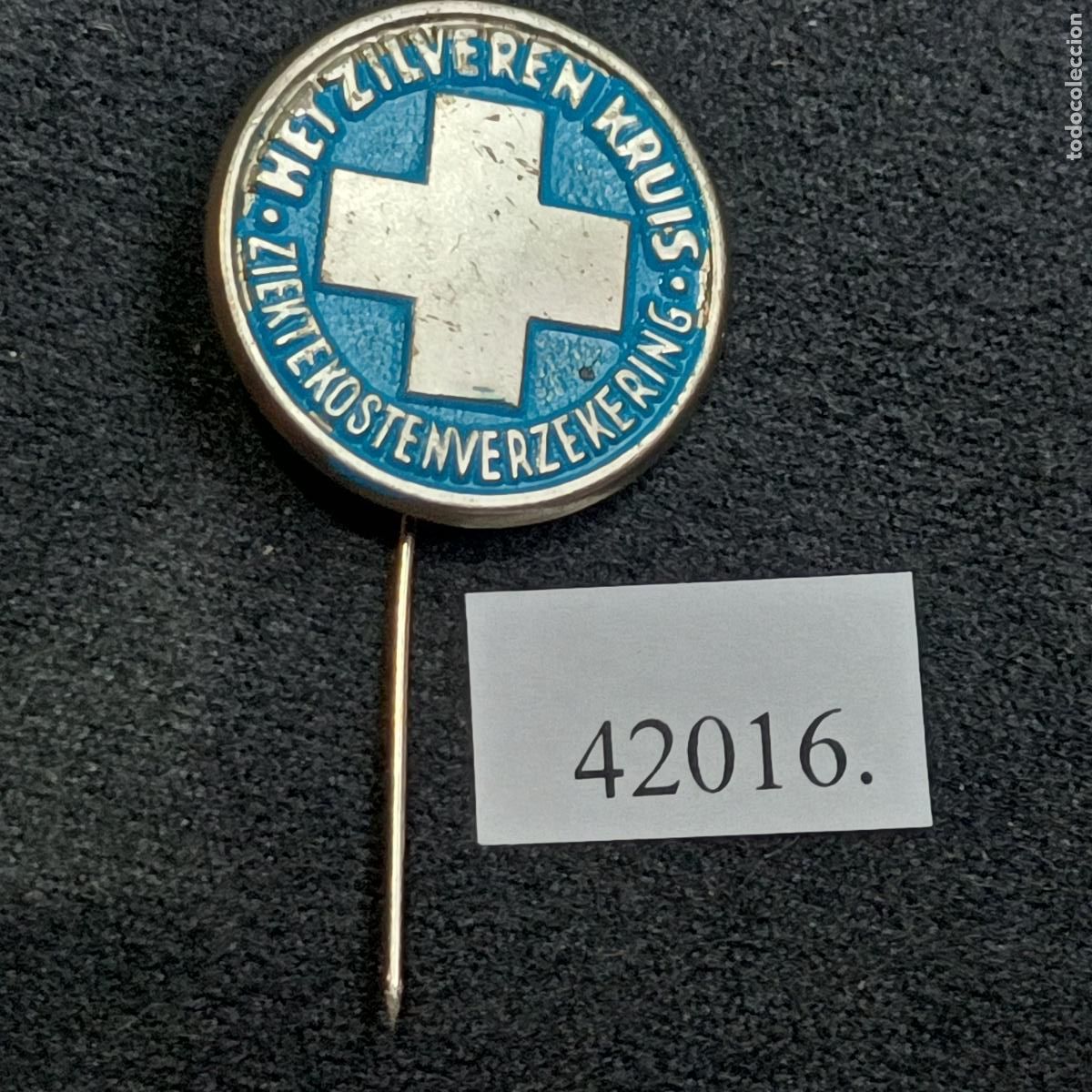 Pins de colecci&oacute;n: Pin, Medalla, broche, engarce, cruz de plata seguro medico, Holanda, una insignia de aguja