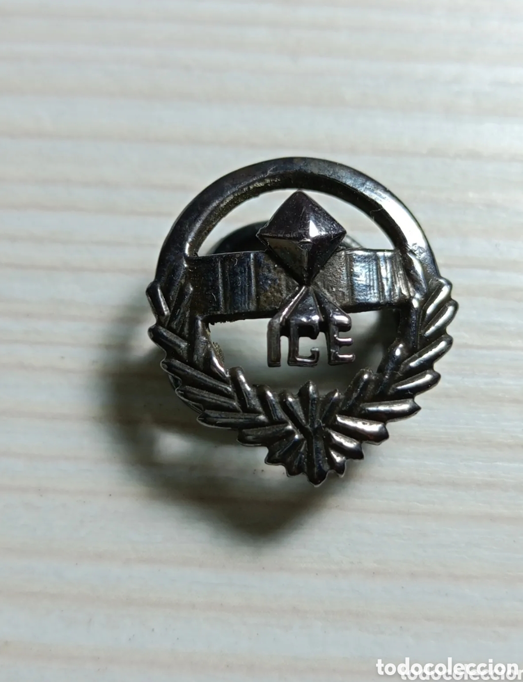 Pin's de collection: Antigua insignia emblema escudo ICE