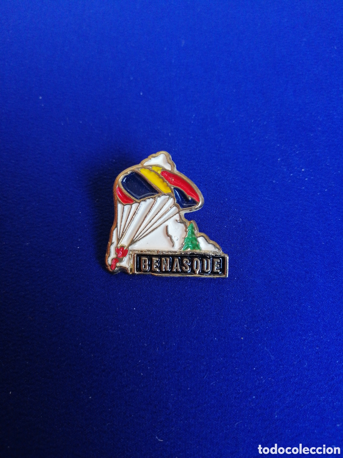 Pin's de collection: BEMASQUE PARACAIDISTA PIN