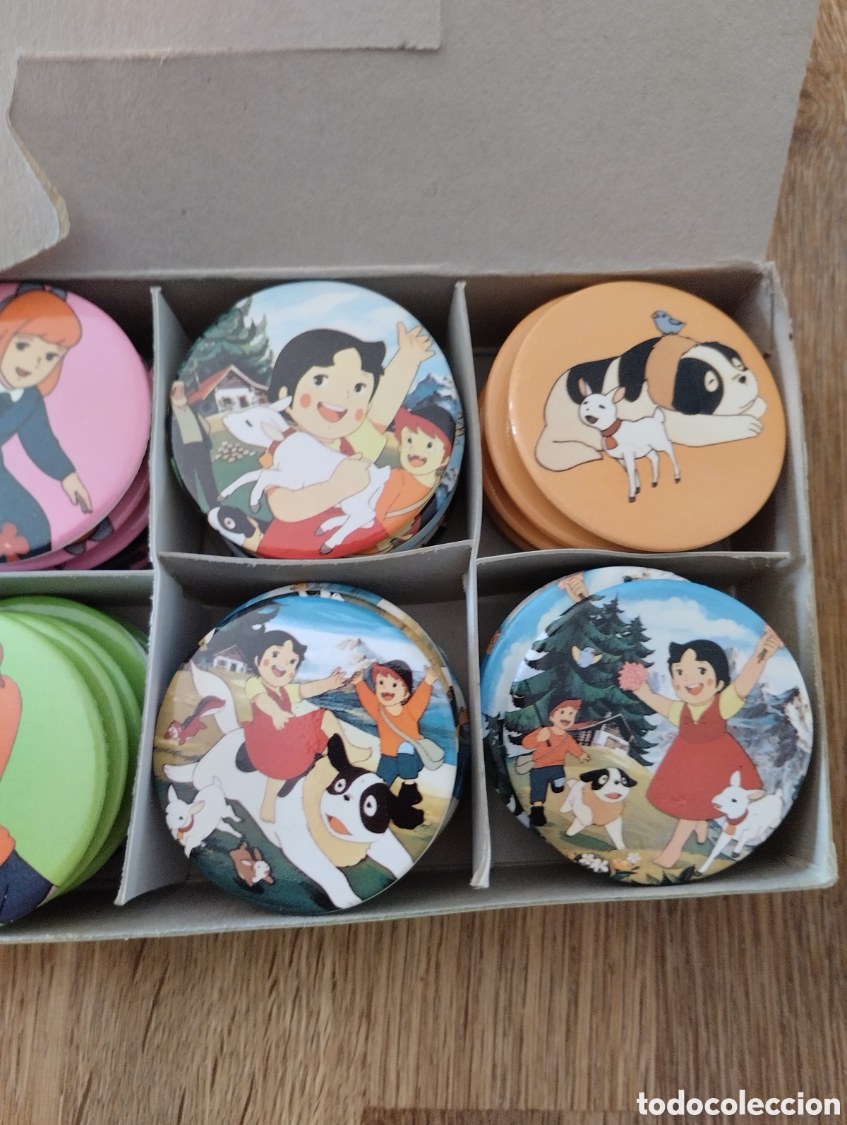 Pins de colecci&oacute;n: Caja nueva 50 chapas Heidi. - Foto 5