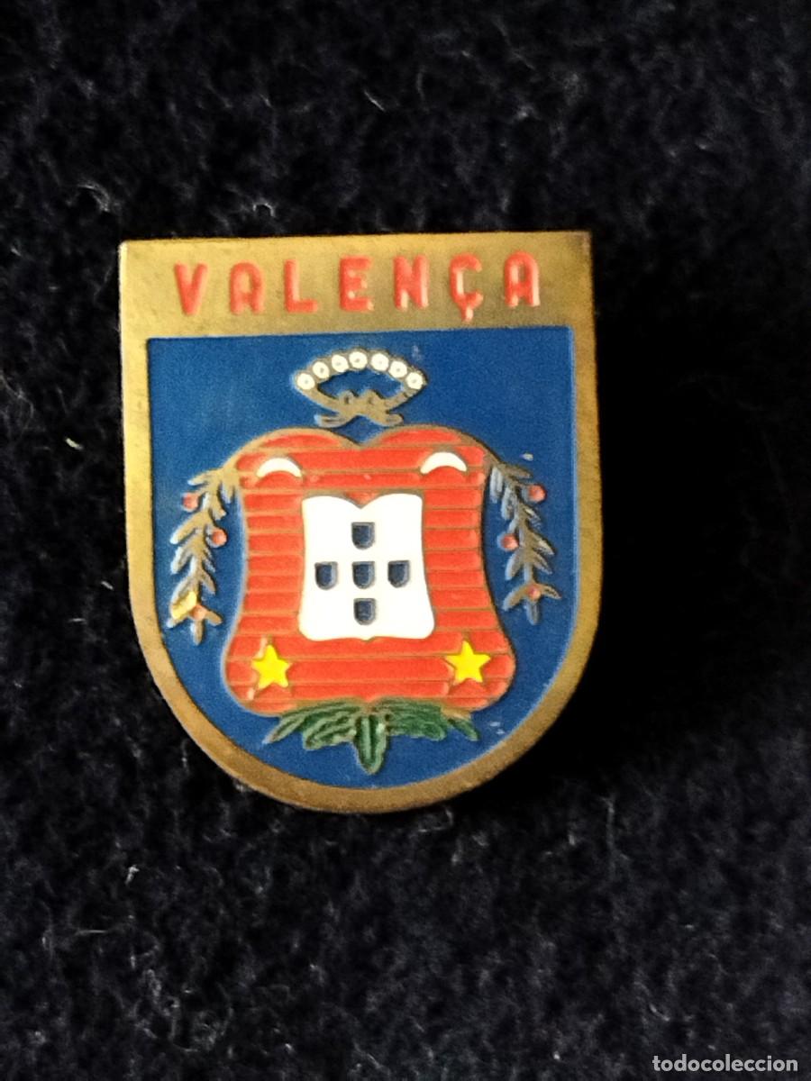 Pins de colecci&oacute;n: Pins - Badges diversos - Foto 3