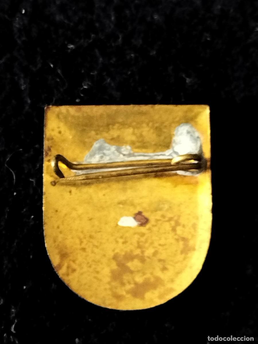 Pins de colecci&oacute;n: Pin / Badge diversos - Foto 2