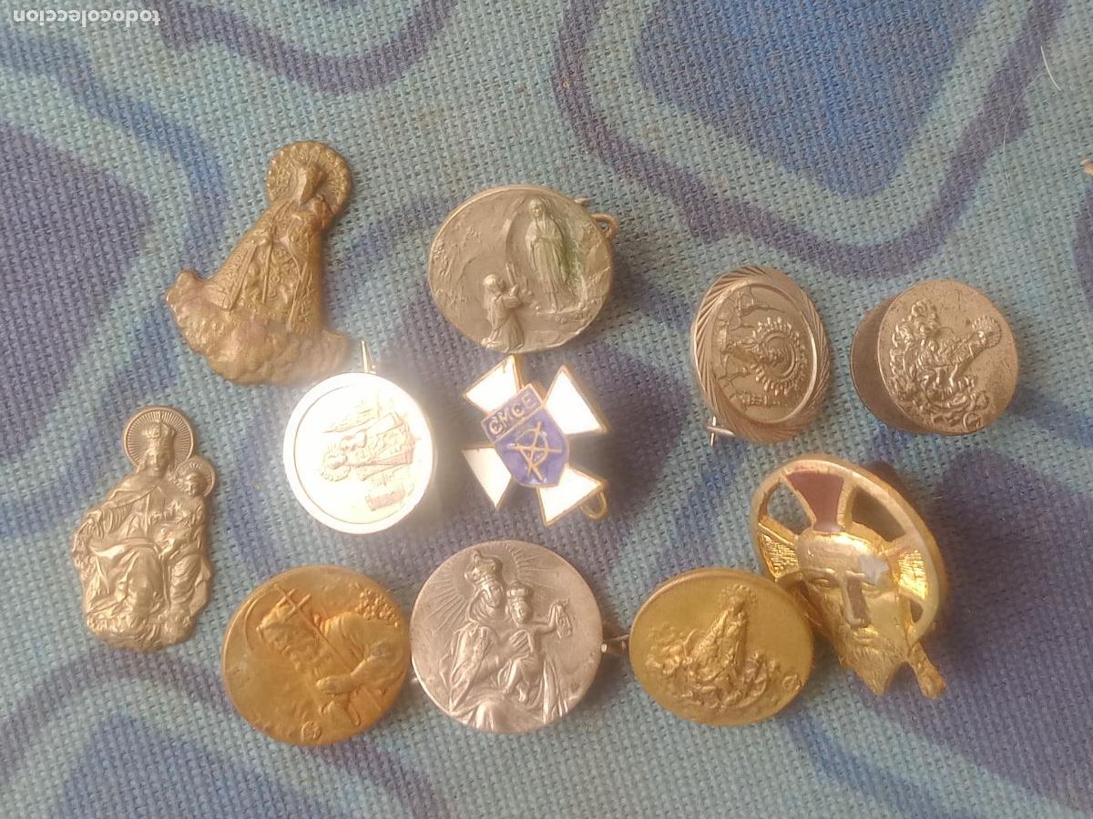 Pin's de collection: Lote de 11 insignias religiosas