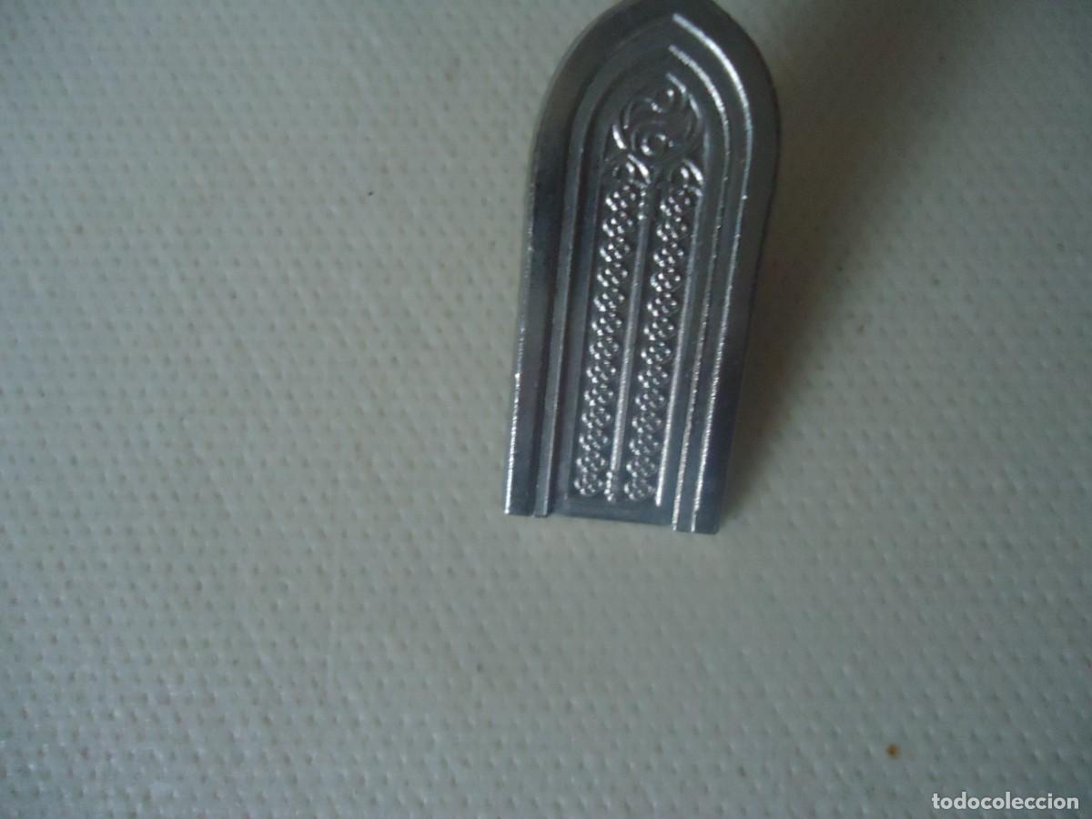 Pins de colecci&oacute;n: PIN IMAGEN DE UN VENTANAL - Foto 1