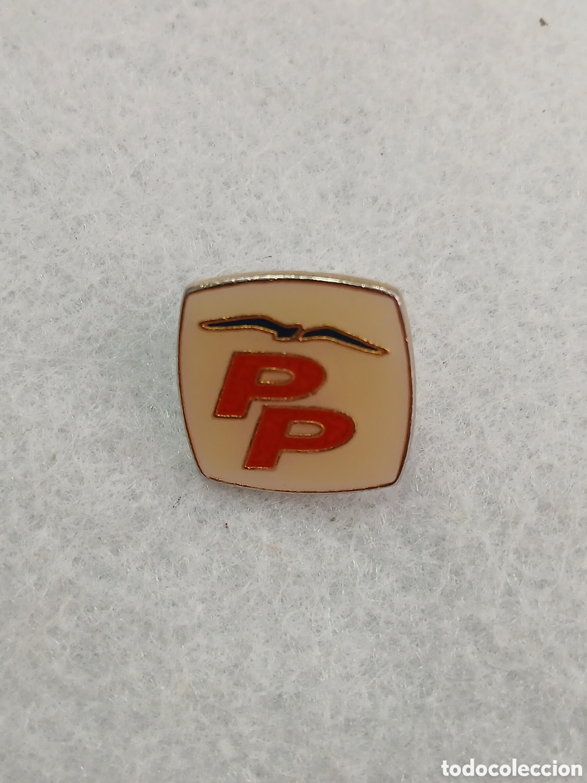 Collection pins: Pin PP. Ver fotos. (L100B)