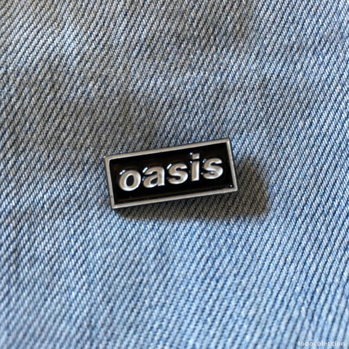 Collection pins: PIN METALICO ESMALTADO NUEVO Y SIN USO GRUPO OASIS GALLAGHER 2.5X1 CMS.