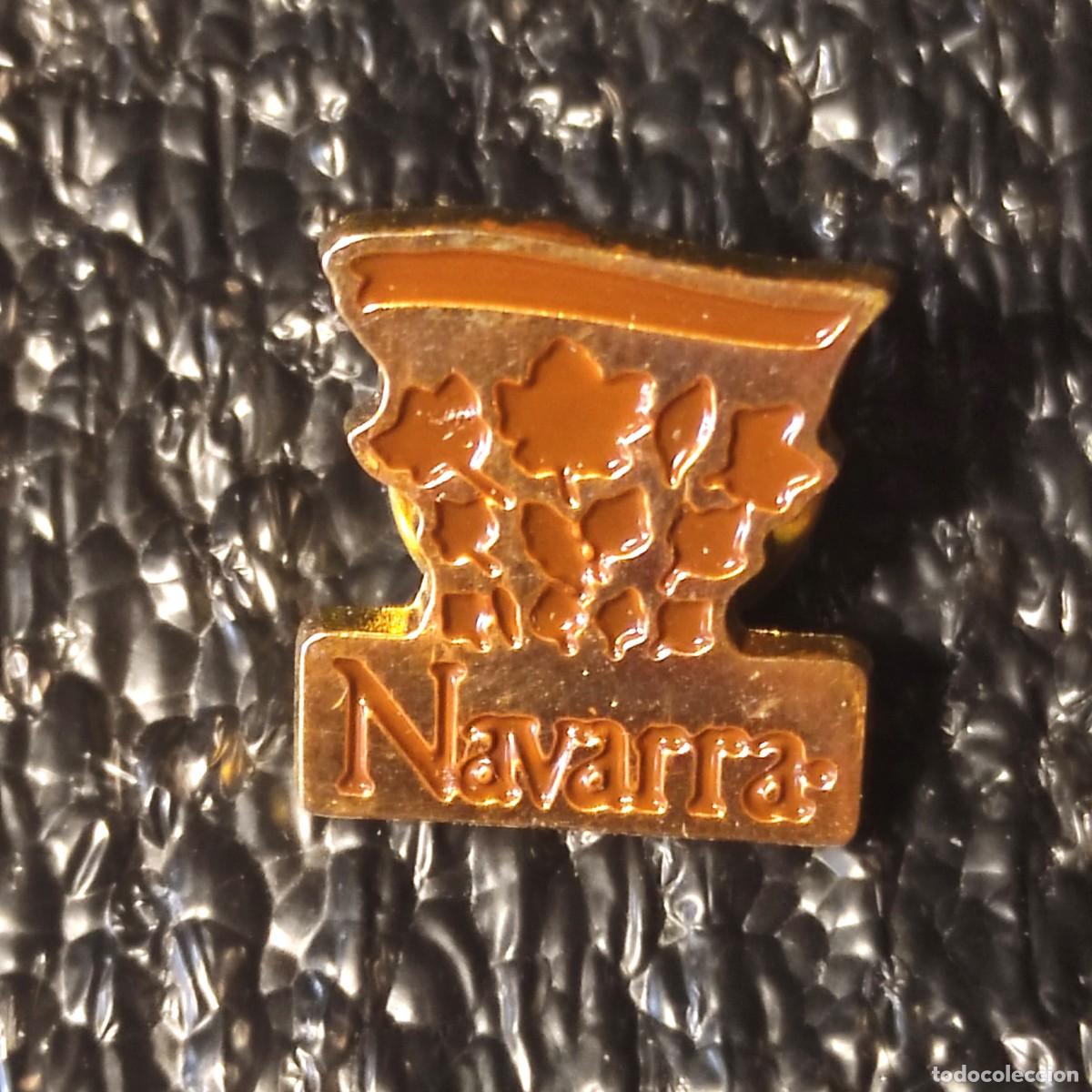 Pins de cole&ccedil;&atilde;o: PINS . ESCUDO DE NAVARRA ** CADENAS DE ORO SOBRE FONDO ROJO ** PAP.6 ** AVELIN