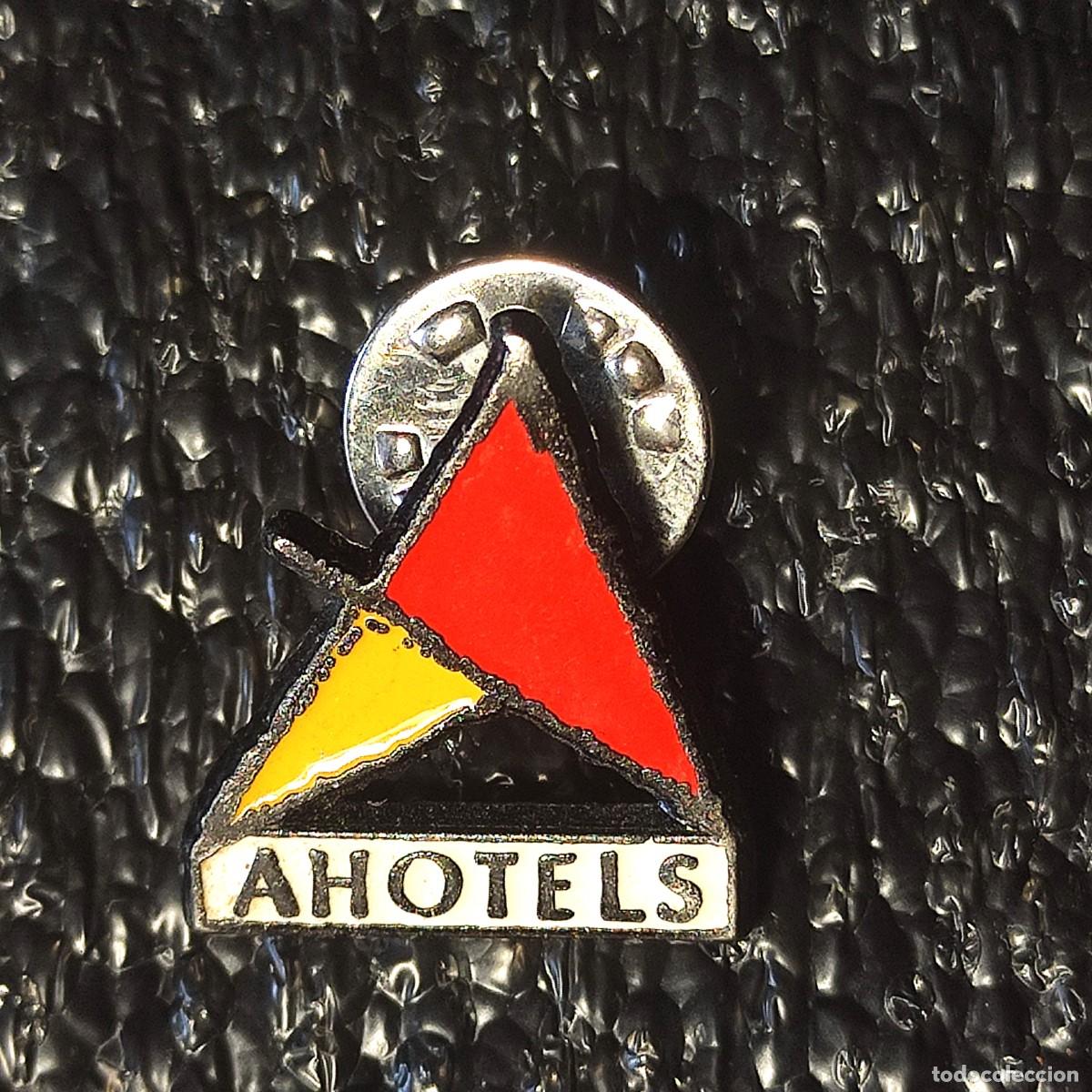 Pins e Spille di collezione: PINS . AHOTELS ** PAP.6 ** AVELIN