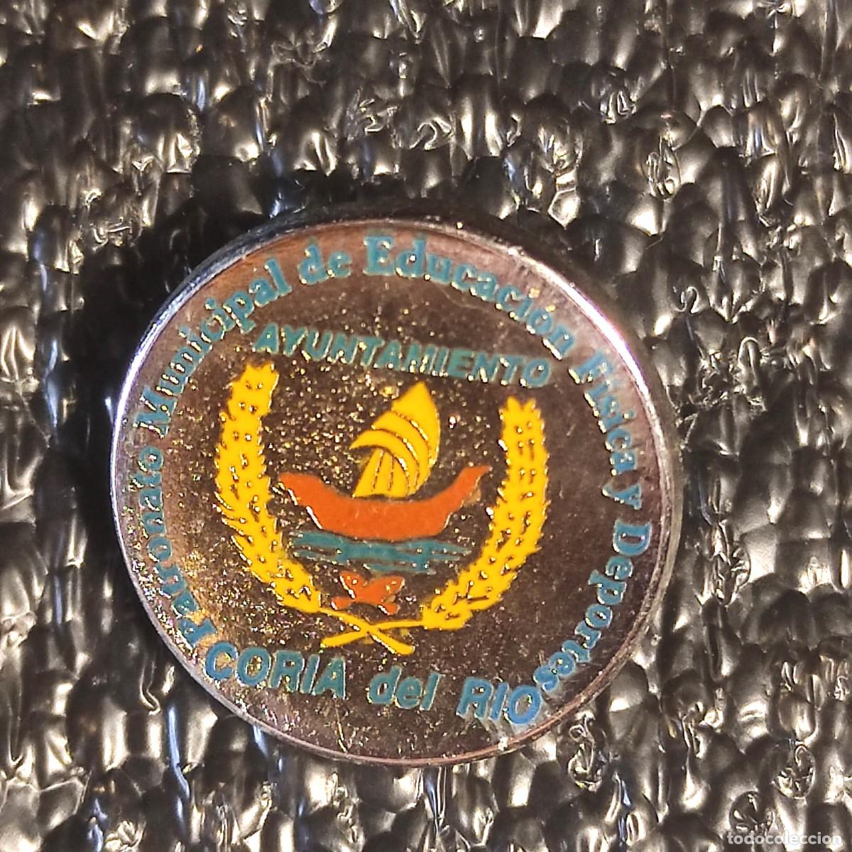 Pins de cole&ccedil;&atilde;o: PINS . PATRONATO DEPORTES ** AYUNTAMIENTO . CORIA DEL RIO . SEVILLA . ANDALUCIA ** PAP.6 ** AVELIN