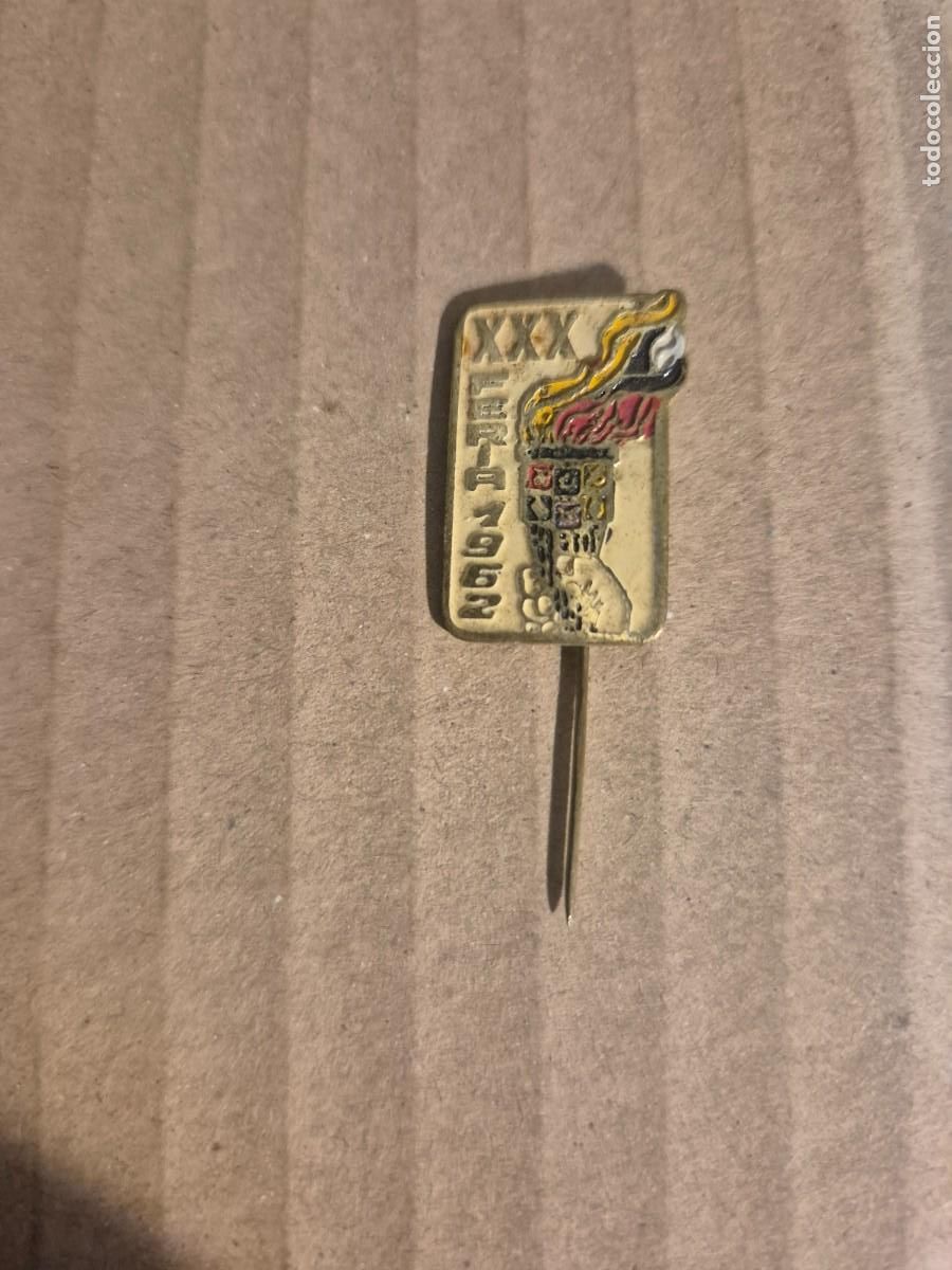 Pins e Spille di collezione: ANTIGUO PIN DE AGUJA XXX FERIA DE MUESTRAS DE BARCELONA 1962.