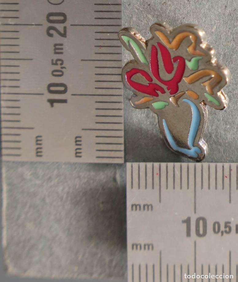 Pins de colecci&oacute;n: PIN. JARRON DE FLORES - Foto 1