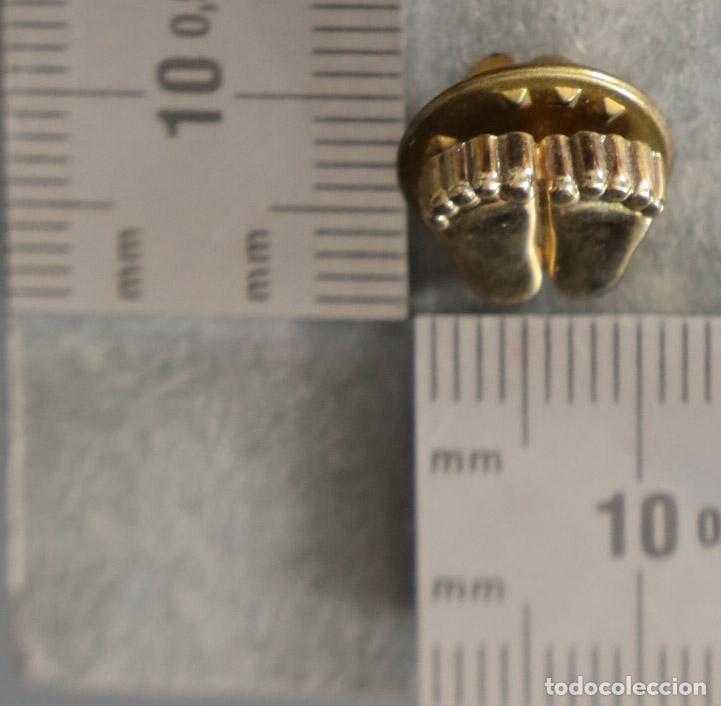 Pins de cole&ccedil;&atilde;o: PIN. PIES METAL DORADO