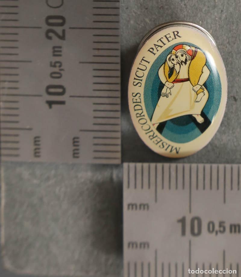 Collection pins: PIN. MISERICORDES SICUT PATER