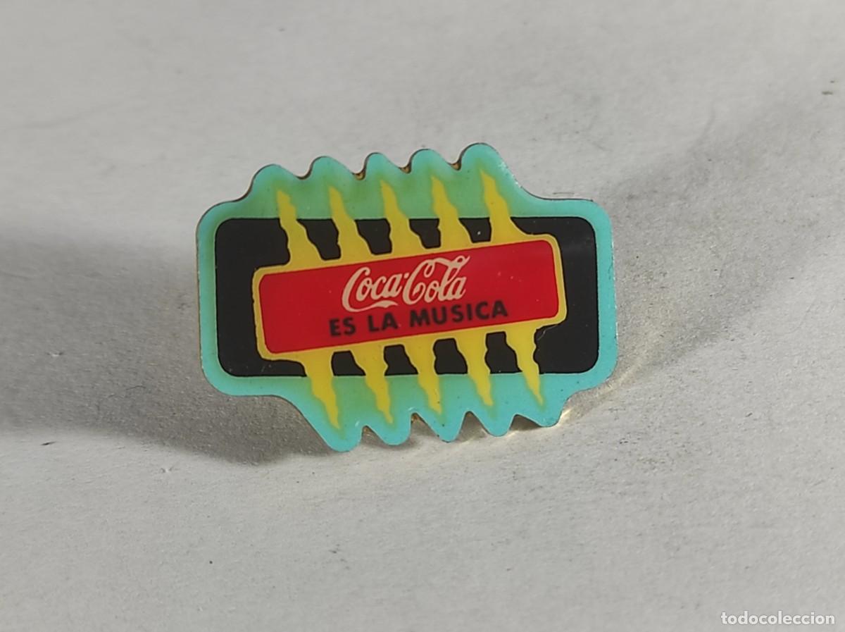Pins de colecci&oacute;n: ANTIGUO PIN, PUBLICIDAD, COCA COLA, ES LA M&Uacute;SICA, VER FOTOS