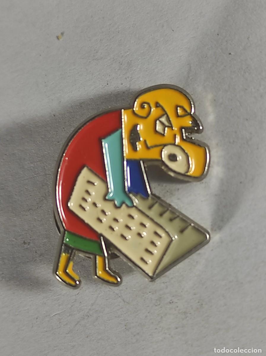Pins de colecci&oacute;n: ANTIGUO PIN , MARISCAL, C&Iacute;RCULO LECTORES, VER FOTOS