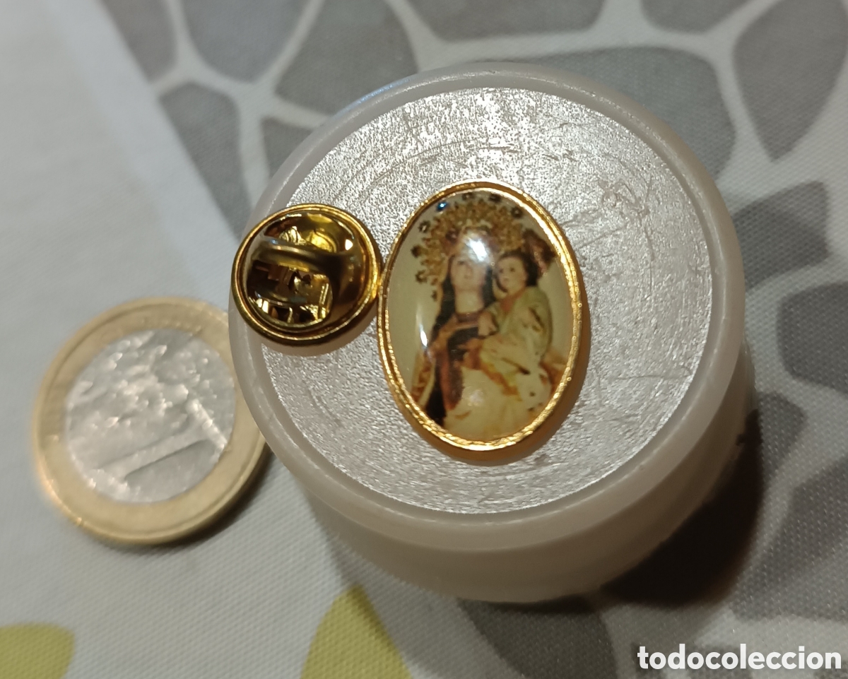 Pins de colecci&oacute;n: PIN Virgen del CARMEN, foto ovalada, metal.
